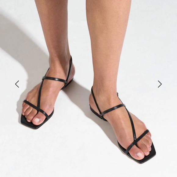 Aeyde Shoes - Aeyde Black Leather Ella Toe Post Sandals Sz:37